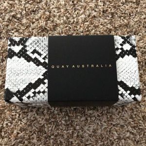 BRAND 🆕 • QUAY 4 PIECE SUNGLASS CASE